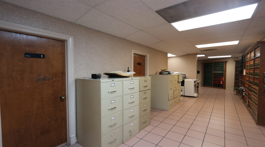 1302 Washington St, Laredo, Texas 78040, 1 Room Rooms,4 BathroomsBathrooms,Commercial retail/office,For Rent,1302 Washington St,20250382