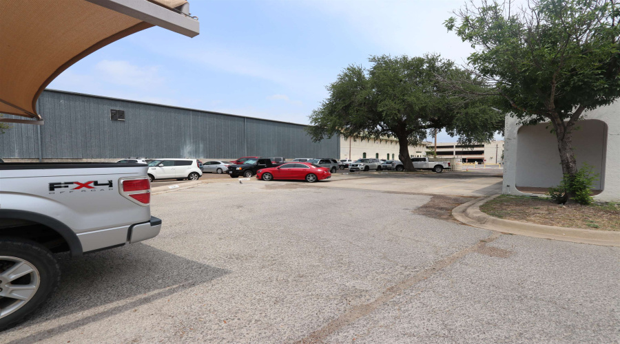 1302 Washington St, Laredo, Texas 78040, 1 Room Rooms,4 BathroomsBathrooms,Commercial retail/office,For Rent,1302 Washington St,20250382