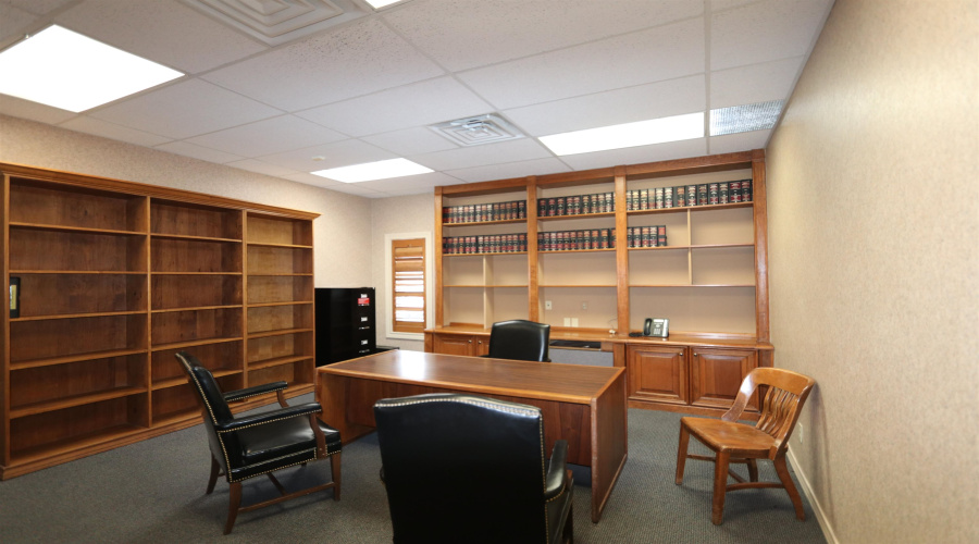 1302 Washington St, Laredo, Texas 78040, 1 Room Rooms,4 BathroomsBathrooms,Commercial retail/office,For Rent,1302 Washington St,20250382