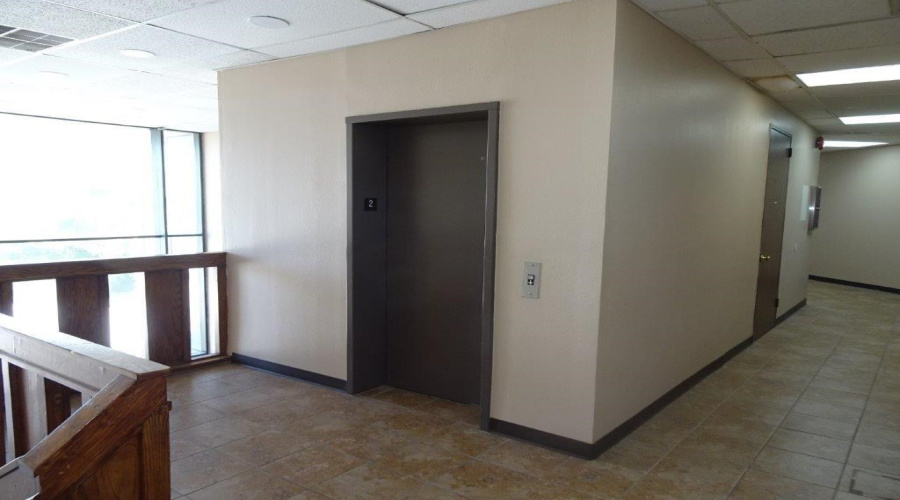 5215 McPherson Rd, Laredo, Texas 78041, 1 Room Rooms,4 BathroomsBathrooms,Commercial retail/office,For Sale,5215 McPherson Rd,20250527