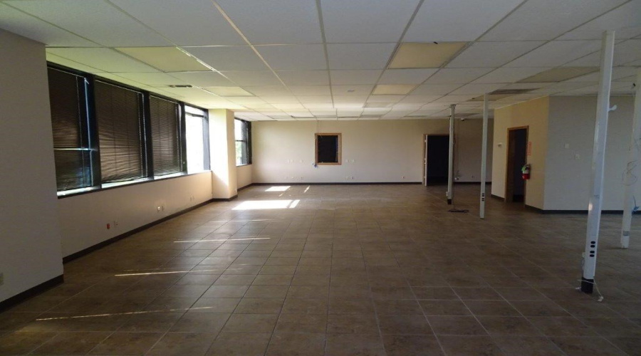 5215 McPherson Rd, Laredo, Texas 78041, 1 Room Rooms,4 BathroomsBathrooms,Commercial retail/office,For Sale,5215 McPherson Rd,20250527