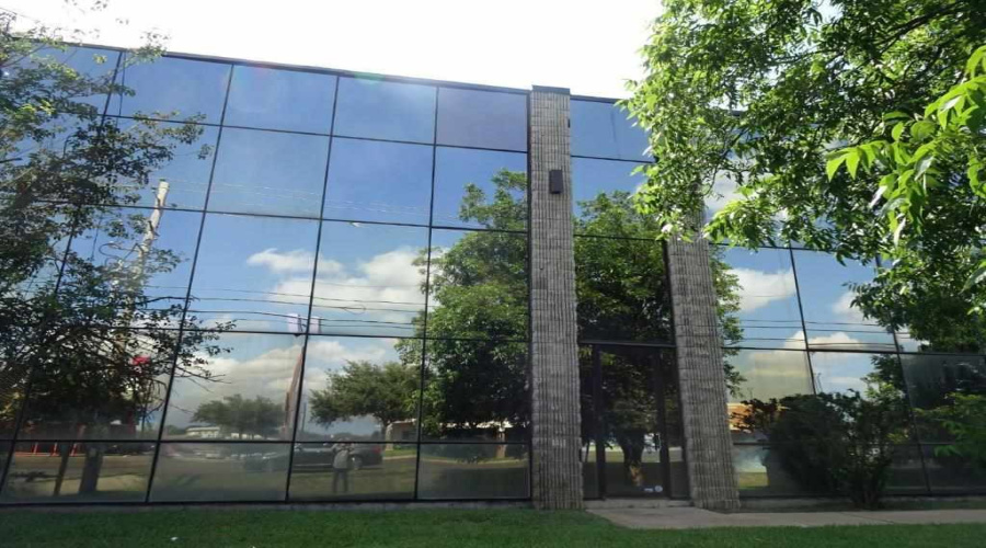 5215 McPherson Rd, Laredo, Texas 78041, 1 Room Rooms,4 BathroomsBathrooms,Commercial retail/office,For Sale,5215 McPherson Rd,20250527