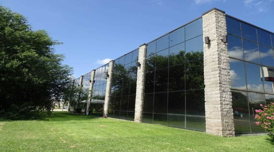 5215 McPherson Rd, Laredo, Texas 78041, 1 Room Rooms,4 BathroomsBathrooms,Commercial retail/office,For Sale,5215 McPherson Rd,20250527