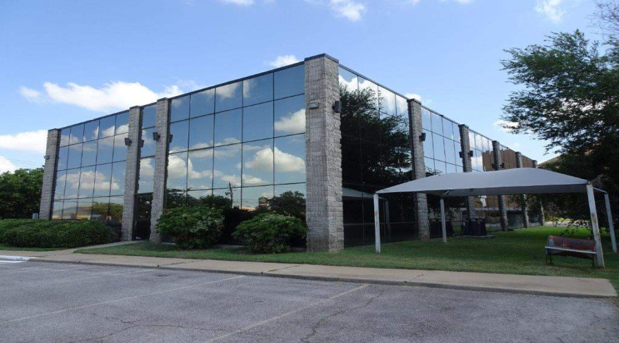 5215 McPherson Rd, Laredo, Texas 78041, 1 Room Rooms,4 BathroomsBathrooms,Commercial retail/office,For Sale,5215 McPherson Rd,20250527