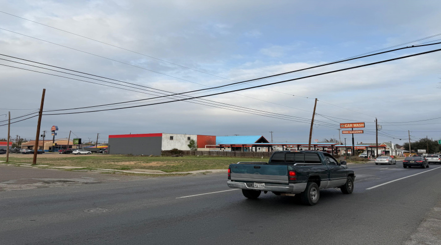 1901 Chihuahua St, Laredo, Texas 78043, ,2 BathroomsBathrooms,Commercial retail/office,For Rent,1901 Chihuahua St,20250645