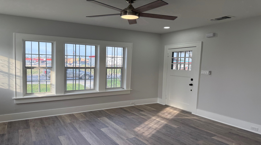 1901 Chihuahua St, Laredo, Texas 78043, ,2 BathroomsBathrooms,Commercial retail/office,For Rent,1901 Chihuahua St,20250645