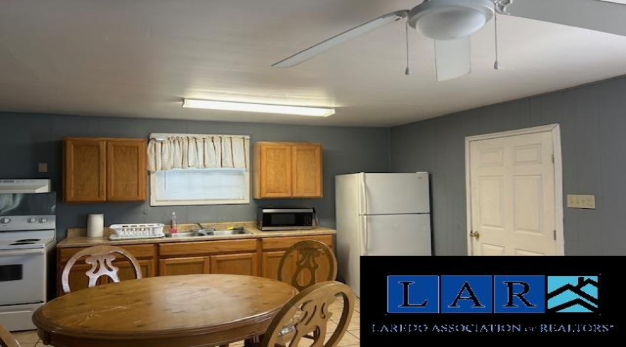 414 Houston St, Laredo, Texas 78040, 2 Bedrooms Bedrooms, 4 Rooms Rooms,1 BathroomBathrooms,Residential,For Sale,414 Houston St,20250721