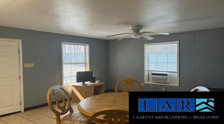 414 Houston St, Laredo, Texas 78040, 2 Bedrooms Bedrooms, 4 Rooms Rooms,1 BathroomBathrooms,Residential,For Sale,414 Houston St,20250721