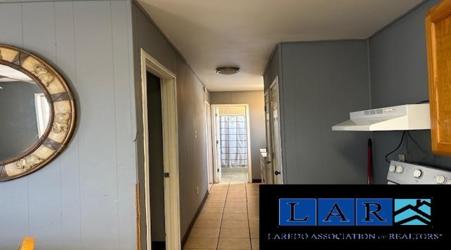 414 Houston St, Laredo, Texas 78040, 2 Bedrooms Bedrooms, 4 Rooms Rooms,1 BathroomBathrooms,Residential,For Sale,414 Houston St,20250721