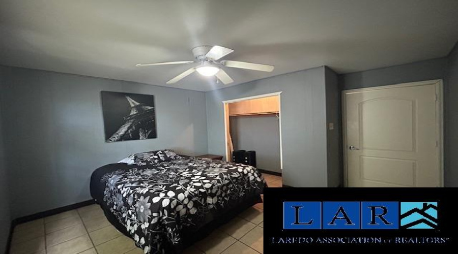 414 Houston St, Laredo, Texas 78040, 2 Bedrooms Bedrooms, 4 Rooms Rooms,1 BathroomBathrooms,Residential,For Sale,414 Houston St,20250721