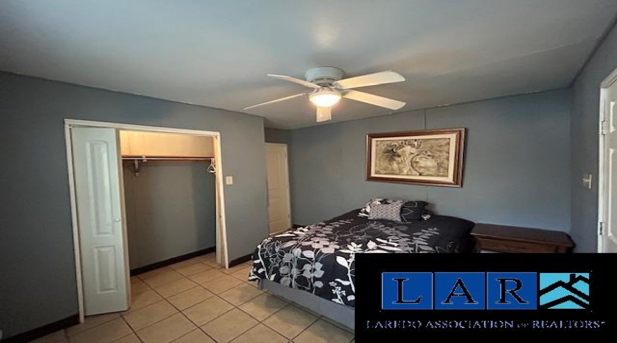 414 Houston St, Laredo, Texas 78040, 2 Bedrooms Bedrooms, 4 Rooms Rooms,1 BathroomBathrooms,Residential,For Sale,414 Houston St,20250721