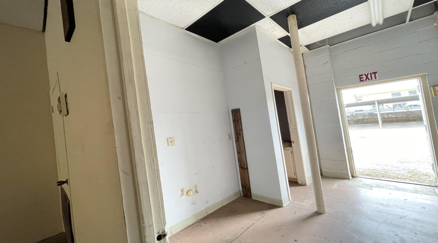 1420 Zaragoza St, Laredo, Texas 78040, 1 Room Rooms,4 BathroomsBathrooms,Commercial retail/office,For Sale,1420 Zaragoza St,20250760