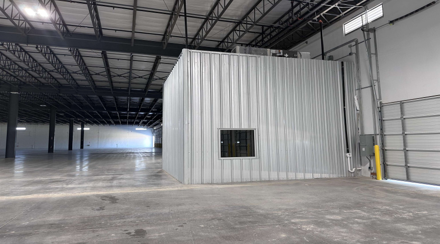 19926 Kraus Lp., Laredo, Texas 78045, 1 Bedroom Bedrooms, 51 Rooms Rooms,4 BathroomsBathrooms,Commercial/industrial,For Rent,19926 Kraus Lp.,20250889