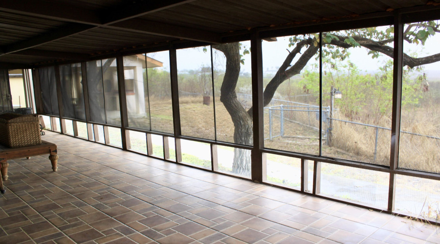 5111 Siesta Ln, Zapata, Texas 78076, 3 Bedrooms Bedrooms, 6 Rooms Rooms,2 BathroomsBathrooms,Residential,For Sale,5111 Siesta Ln,20250910