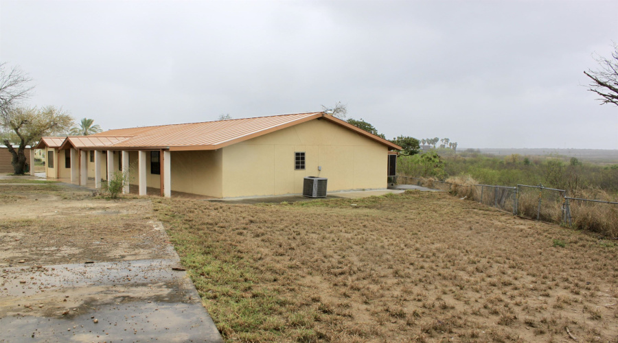 5111 Siesta Ln, Zapata, Texas 78076, 3 Bedrooms Bedrooms, 6 Rooms Rooms,2 BathroomsBathrooms,Residential,For Sale,5111 Siesta Ln,20250910