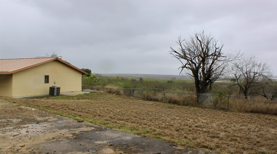 5111 Siesta Ln, Zapata, Texas 78076, 3 Bedrooms Bedrooms, 6 Rooms Rooms,2 BathroomsBathrooms,Residential,For Sale,5111 Siesta Ln,20250910