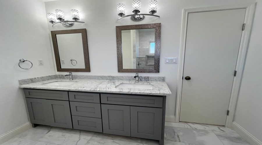 5317 S Siesta Ln, Zapata, Texas 78076, 2 Bedrooms Bedrooms, 5 Rooms Rooms,2 BathroomsBathrooms,Residential,For Sale,5317 S Siesta Ln,20251073