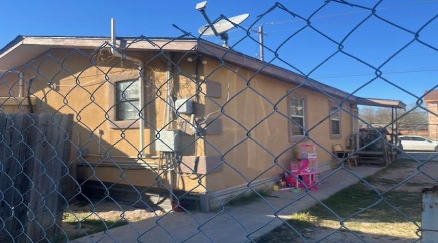 315 River Front Rd, Laredo, Texas 78046, ,Multi-family,For Sale,315 River Front Rd,20251087