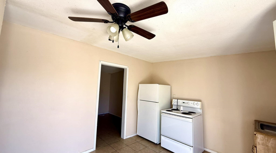 4511 La Brea Ln, Laredo, Texas 78046, 1 Bedroom Bedrooms, 2 Rooms Rooms,1 BathroomBathrooms,Residential,For Sale,4511 La Brea Ln,20251122