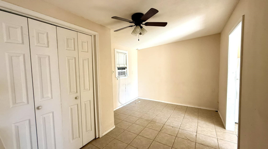 4511 La Brea Ln, Laredo, Texas 78046, 1 Bedroom Bedrooms, 2 Rooms Rooms,1 BathroomBathrooms,Residential,For Sale,4511 La Brea Ln,20251122