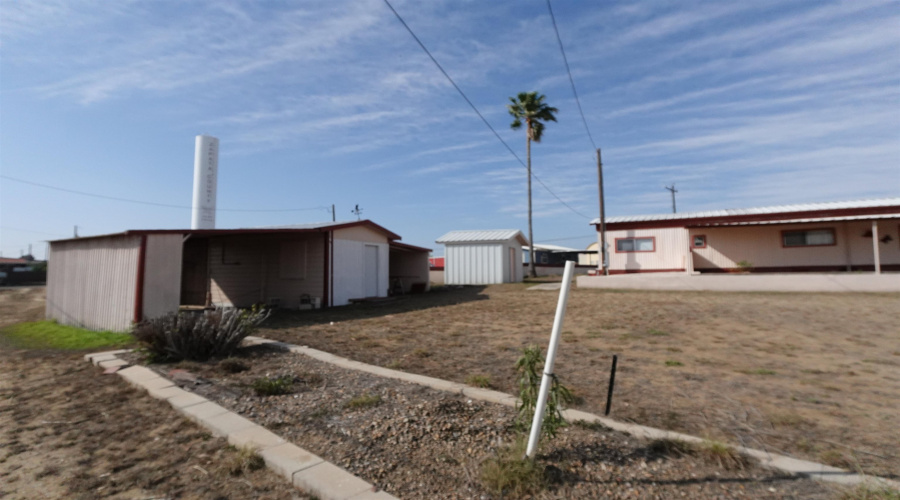 2525 S U.S. Hwy 83, zapata, Texas 78076, 2 Bedrooms Bedrooms, 3 Rooms Rooms,1 BathroomBathrooms,Residential,For Sale,2525 S U.S. Hwy 83,20251136