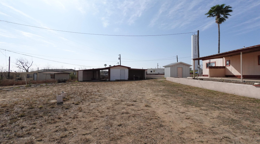 2525 S U.S. Hwy 83, zapata, Texas 78076, 2 Bedrooms Bedrooms, 3 Rooms Rooms,1 BathroomBathrooms,Residential,For Sale,2525 S U.S. Hwy 83,20251136