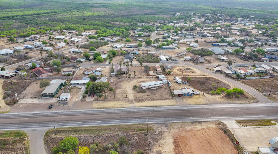 2525 S U.S. Hwy 83, zapata, Texas 78076, 2 Bedrooms Bedrooms, 3 Rooms Rooms,1 BathroomBathrooms,Residential,For Sale,2525 S U.S. Hwy 83,20251136