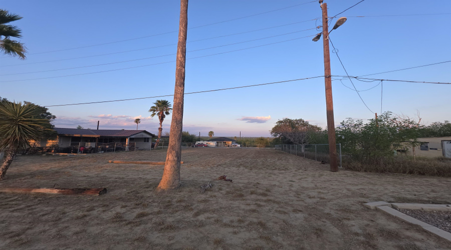 2525 S U.S. Hwy 83, zapata, Texas 78076, 2 Bedrooms Bedrooms, 3 Rooms Rooms,1 BathroomBathrooms,Residential,For Sale,2525 S U.S. Hwy 83,20251136
