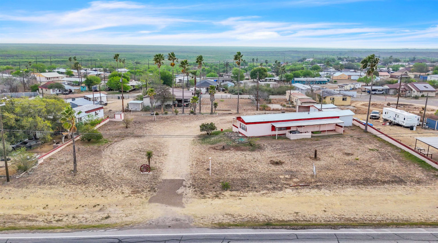 2525 S U.S. Hwy 83, zapata, Texas 78076, 2 Bedrooms Bedrooms, 3 Rooms Rooms,1 BathroomBathrooms,Residential,For Sale,2525 S U.S. Hwy 83,20251136
