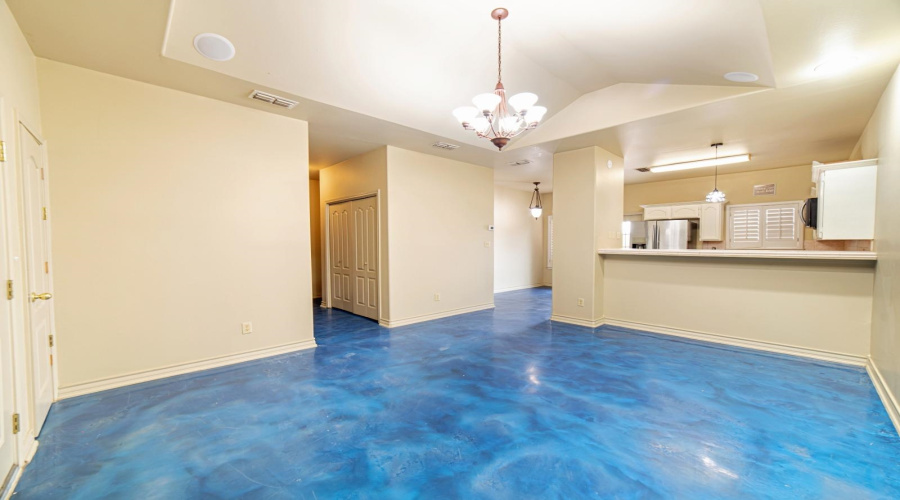 9903 Crystal Ct, Laredo, Texas 78045, 2 Bedrooms Bedrooms, 4 Rooms Rooms,2 BathroomsBathrooms,Residential,For Sale,9903 Crystal Ct,20250791