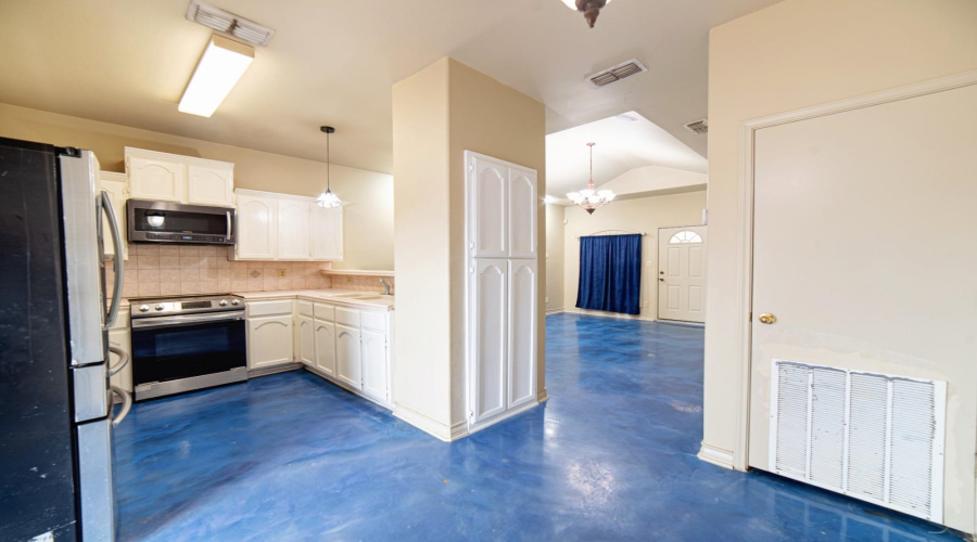 9903 Crystal Ct, Laredo, Texas 78045, 2 Bedrooms Bedrooms, 4 Rooms Rooms,2 BathroomsBathrooms,Residential,For Sale,9903 Crystal Ct,20250791