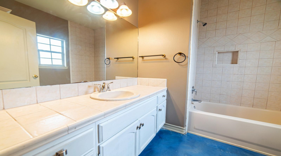 9903 Crystal Ct, Laredo, Texas 78045, 2 Bedrooms Bedrooms, 4 Rooms Rooms,2 BathroomsBathrooms,Residential,For Sale,9903 Crystal Ct,20250791