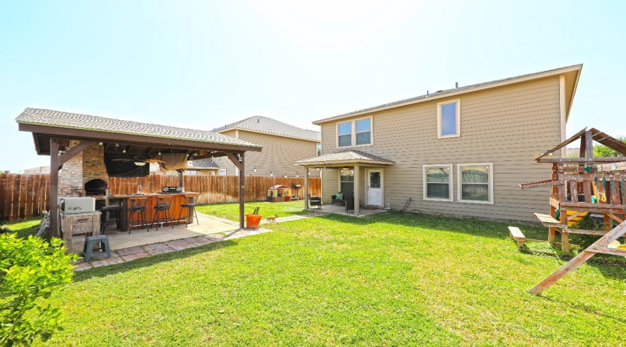11320 Sierra Gorda Dr, Laredo, Texas 78045, 3 Bedrooms Bedrooms, 5 Rooms Rooms,2 BathroomsBathrooms,Residential,For Sale,11320 Sierra Gorda Dr,20251260