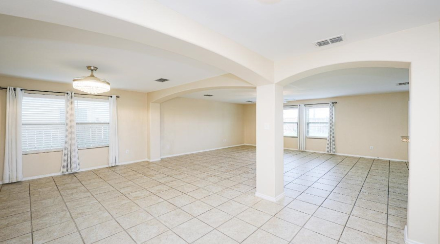 11320 Sierra Gorda Dr, Laredo, Texas 78045, 3 Bedrooms Bedrooms, 5 Rooms Rooms,2 BathroomsBathrooms,Residential,For Sale,11320 Sierra Gorda Dr,20251260