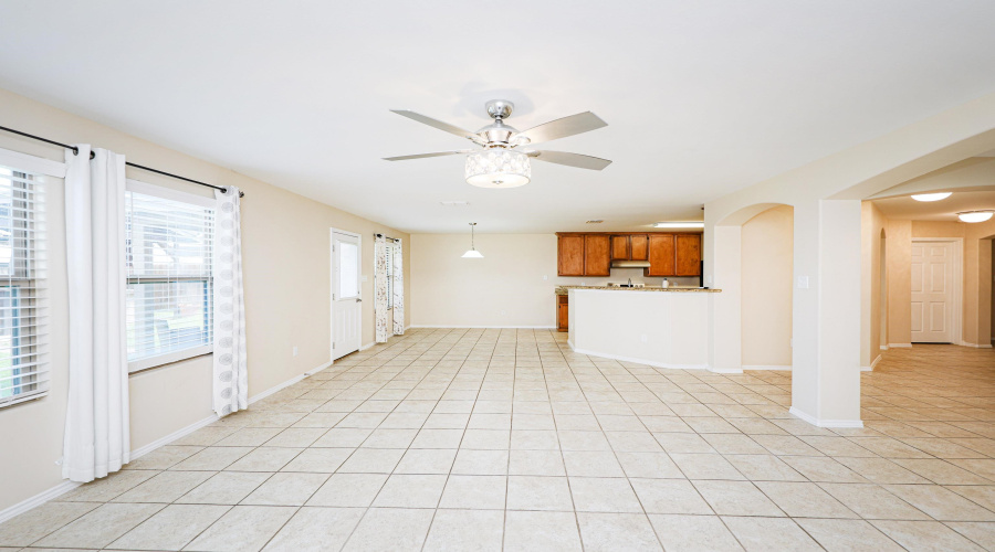 11320 Sierra Gorda Dr, Laredo, Texas 78045, 3 Bedrooms Bedrooms, 5 Rooms Rooms,2 BathroomsBathrooms,Residential,For Sale,11320 Sierra Gorda Dr,20251260