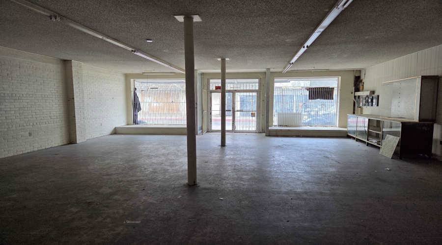 313 Flores Ave, LAREDO, Texas 78040, ,2 BathroomsBathrooms,Commercial retail/office,For Sale,313 Flores Ave,20251279
