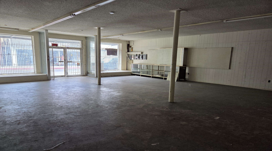 313 Flores Ave, LAREDO, Texas 78040, ,2 BathroomsBathrooms,Commercial retail/office,For Sale,313 Flores Ave,20251279