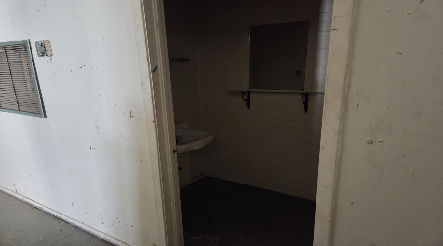 313 Flores Ave, LAREDO, Texas 78040, ,2 BathroomsBathrooms,Commercial retail/office,For Sale,313 Flores Ave,20251279