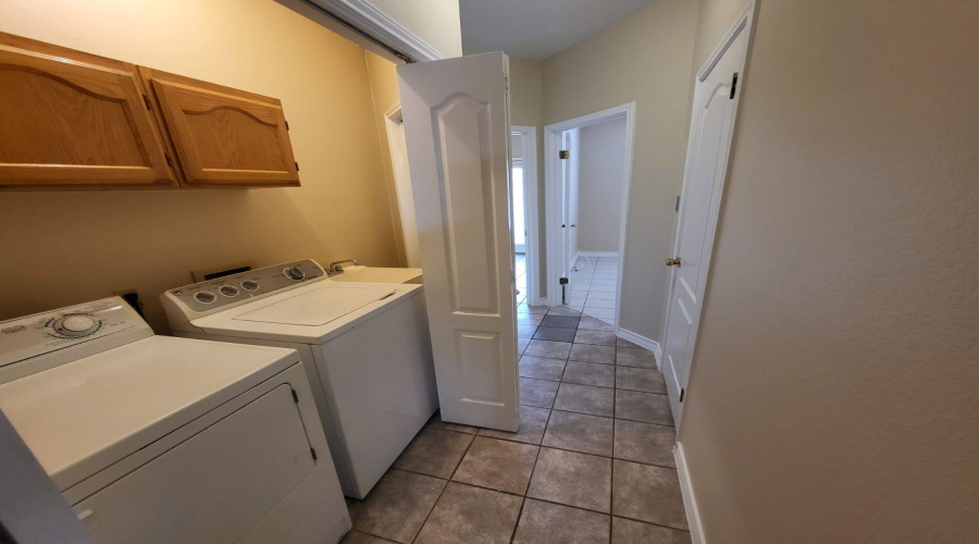 1404 Musser St, Laredo, Texas 78041, 2 Bedrooms Bedrooms, 4 Rooms Rooms,1 BathroomBathrooms,Residential,For Sale,1404 Musser St,20251379