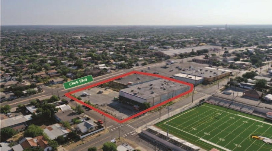 201 E Clark Blvd, Laredo, Texas 78040, 6 Rooms Rooms,4 BathroomsBathrooms,Commercial retail/office,For Sale,201 E Clark Blvd,20251398