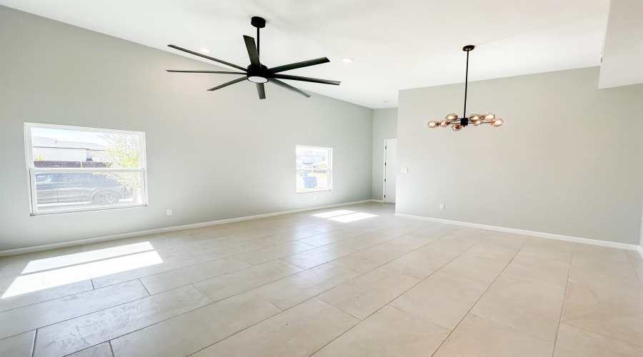 5616 Encanto Dr., Laredo, Texas 78046, 3 Bedrooms Bedrooms, 6 Rooms Rooms,3 BathroomsBathrooms,Residential,For Sale,5616 Encanto Dr.,20250073