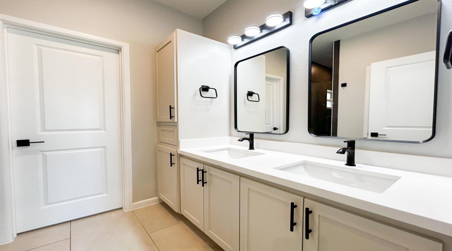 5616 Encanto Dr., Laredo, Texas 78046, 3 Bedrooms Bedrooms, 6 Rooms Rooms,3 BathroomsBathrooms,Residential,For Sale,5616 Encanto Dr.,20250073