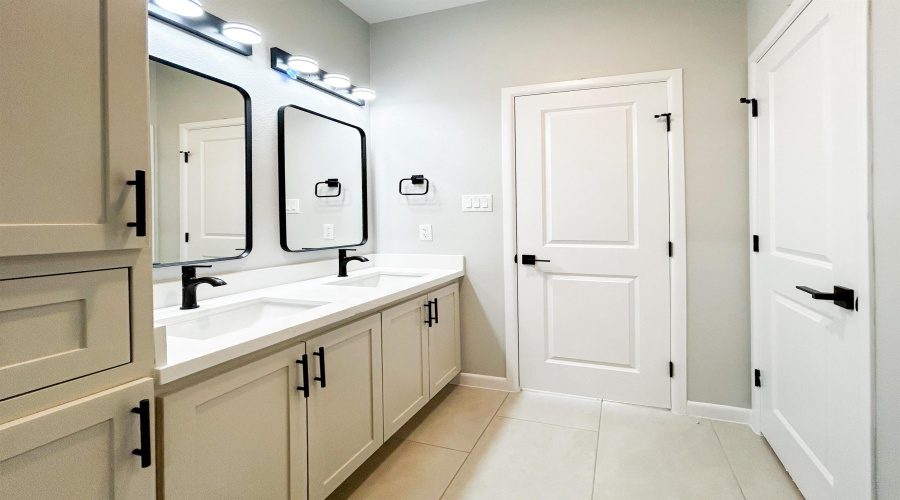 5616 Encanto Dr., Laredo, Texas 78046, 3 Bedrooms Bedrooms, 6 Rooms Rooms,3 BathroomsBathrooms,Residential,For Sale,5616 Encanto Dr.,20250073