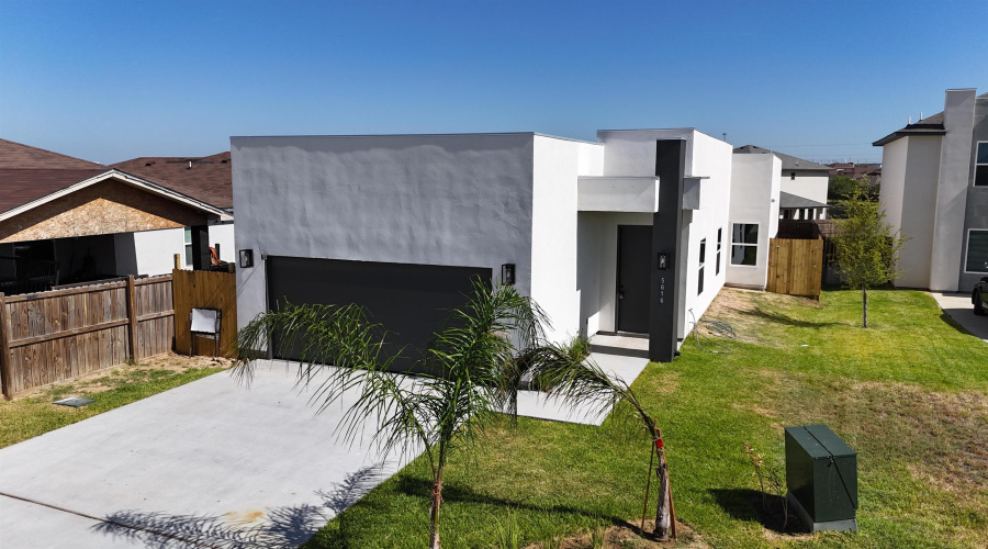 5616 Encanto Dr., Laredo, Texas 78046, 3 Bedrooms Bedrooms, 6 Rooms Rooms,3 BathroomsBathrooms,Residential,For Sale,5616 Encanto Dr.,20250073