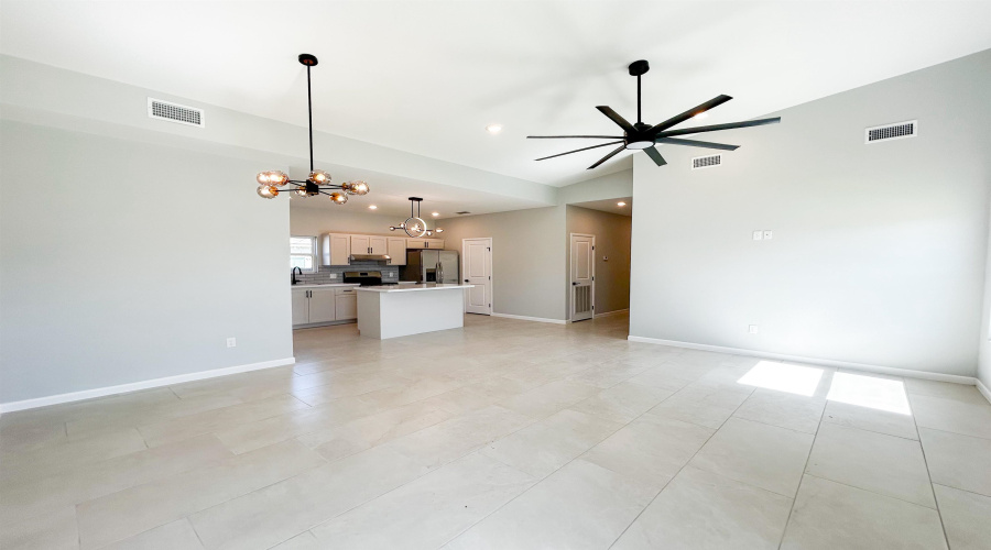 5616 Encanto Dr., Laredo, Texas 78046, 3 Bedrooms Bedrooms, 6 Rooms Rooms,3 BathroomsBathrooms,Residential,For Sale,5616 Encanto Dr.,20250073