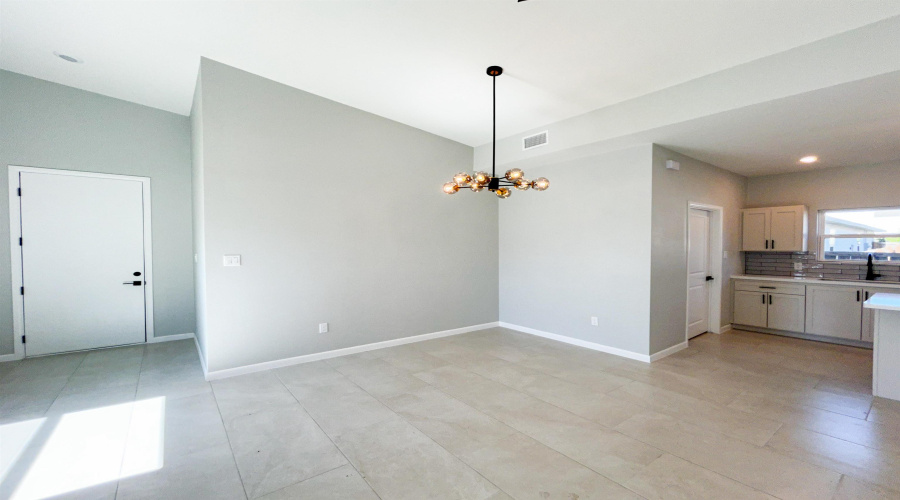 5616 Encanto Dr., Laredo, Texas 78046, 3 Bedrooms Bedrooms, 6 Rooms Rooms,3 BathroomsBathrooms,Residential,For Sale,5616 Encanto Dr.,20250073