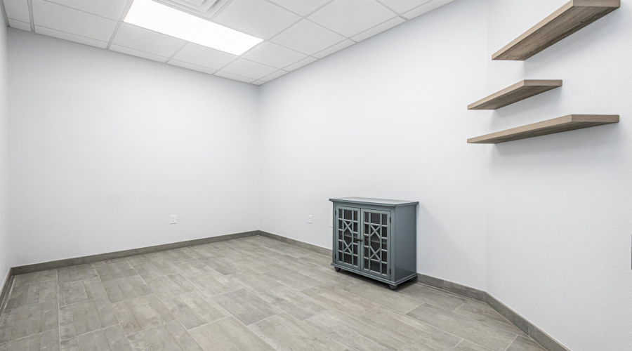 900 Hillside Rd, LAREDO, Texas 78041, 21 Rooms Rooms,2 BathroomsBathrooms,Commercial retail/office,For Rent,900 Hillside Rd,20251430