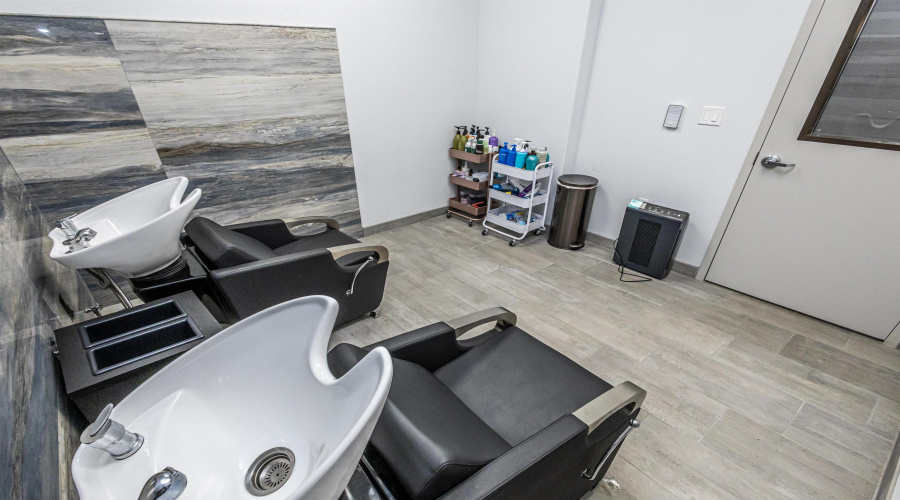 900 Hillside Rd, LAREDO, Texas 78041, 21 Rooms Rooms,2 BathroomsBathrooms,Commercial retail/office,For Rent,900 Hillside Rd,20251430