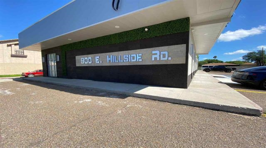900 Hillside Rd, LAREDO, Texas 78041, 21 Rooms Rooms,2 BathroomsBathrooms,Commercial retail/office,For Rent,900 Hillside Rd,20251430