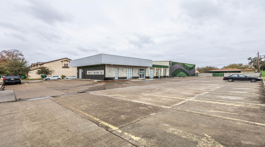 900 Hillside Rd, LAREDO, Texas 78041, 21 Rooms Rooms,2 BathroomsBathrooms,Commercial retail/office,For Rent,900 Hillside Rd,20251430
